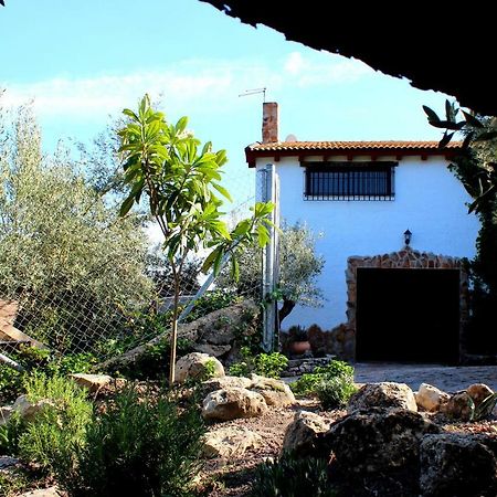 Alojamiento Rural El Agueelo Huelma Bagian luar foto