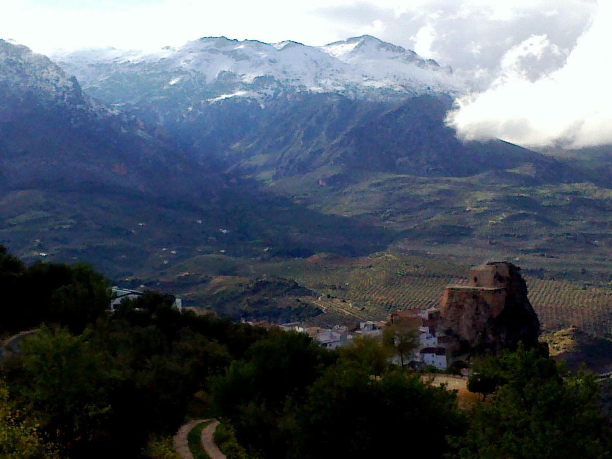 Alojamiento Rural El Agueelo Huelma Bagian luar foto