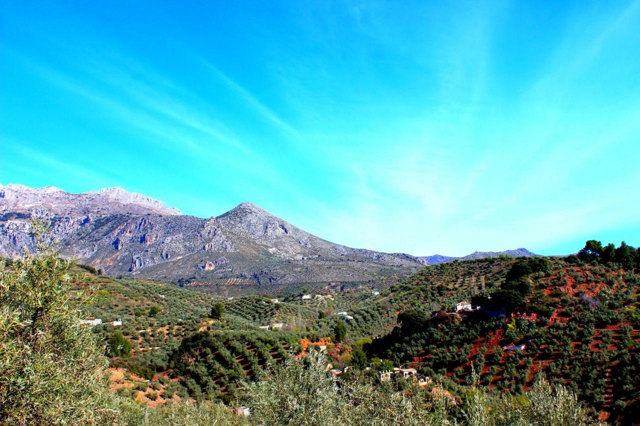 Alojamiento Rural El Agueelo Huelma Bagian luar foto