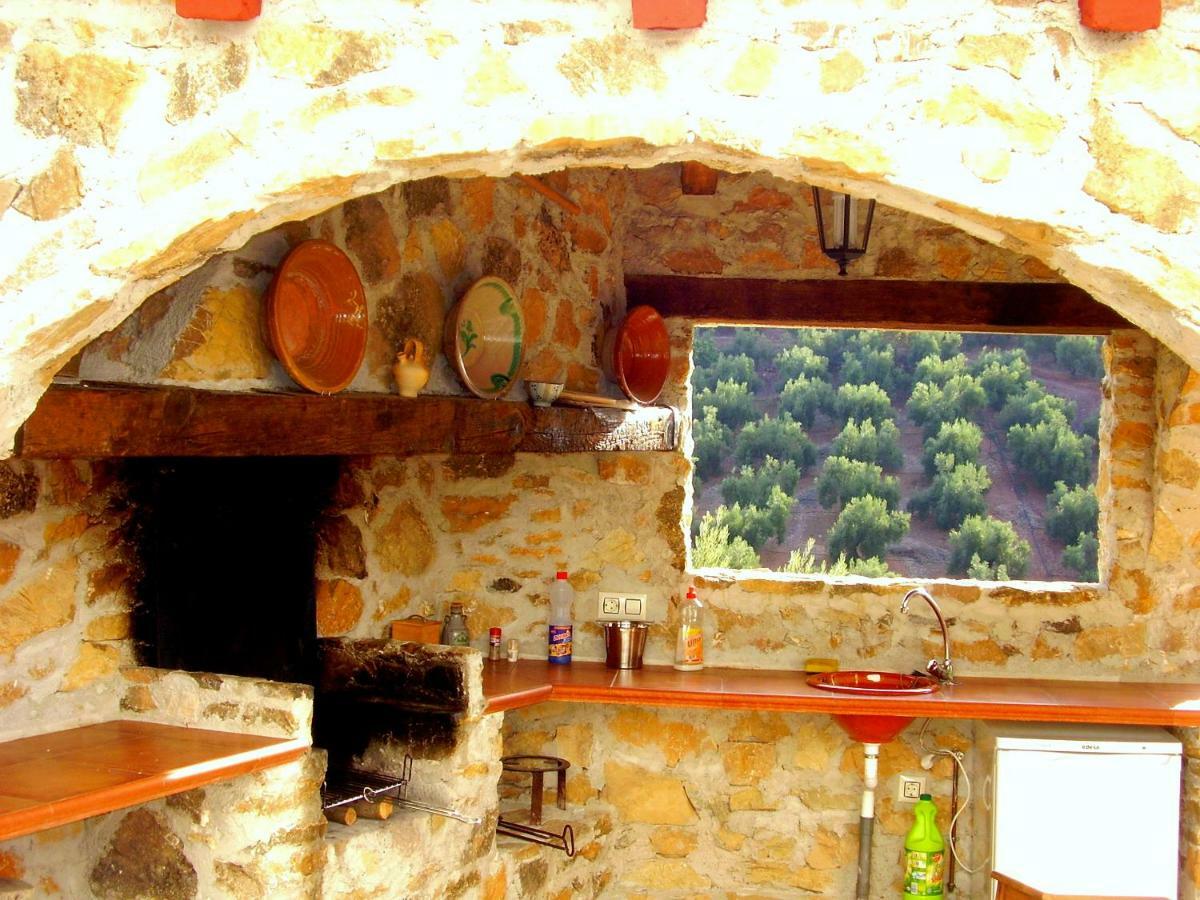 Alojamiento Rural El Agueelo Huelma Bagian luar foto