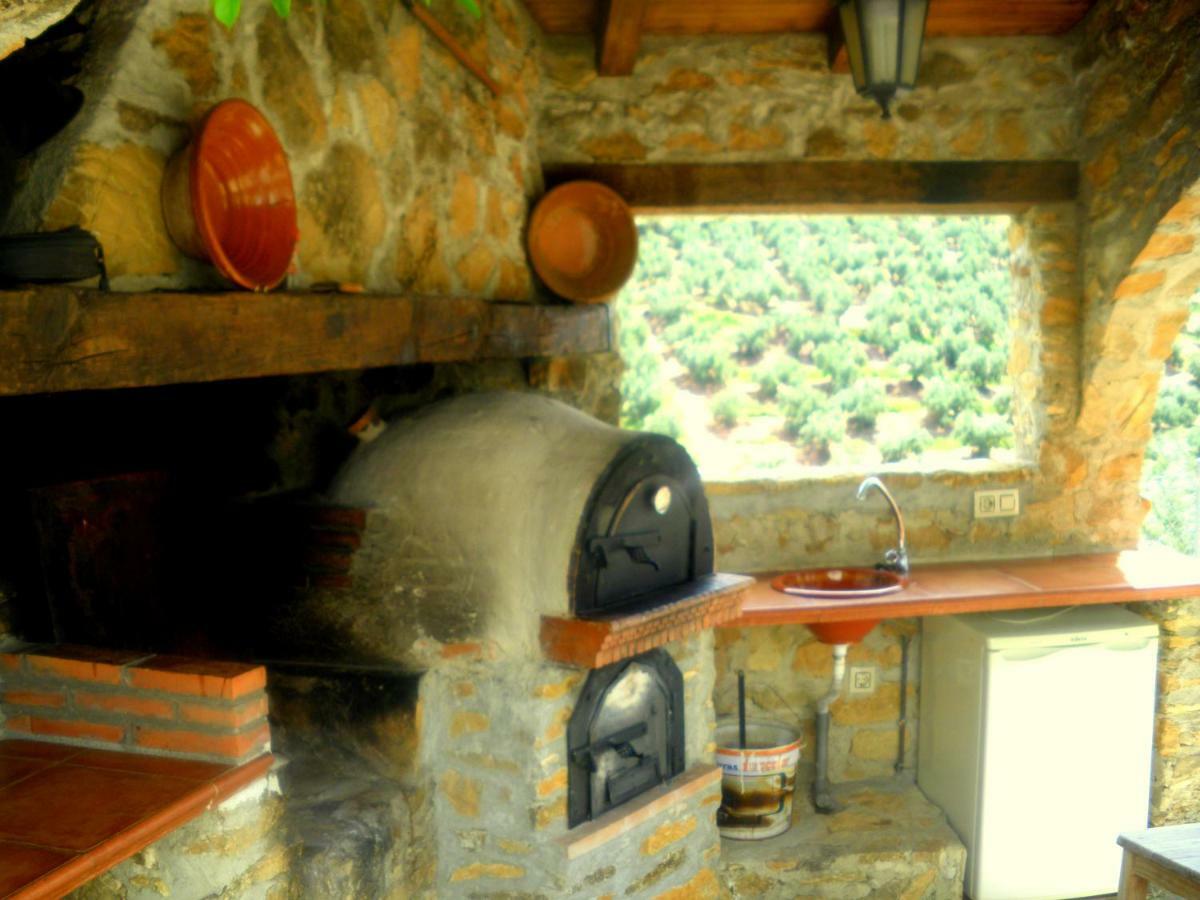 Alojamiento Rural El Agueelo Huelma Bagian luar foto